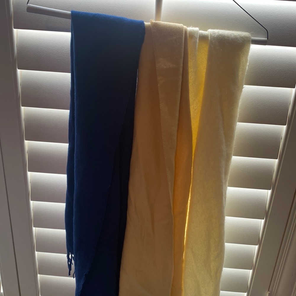 3 Scarfs